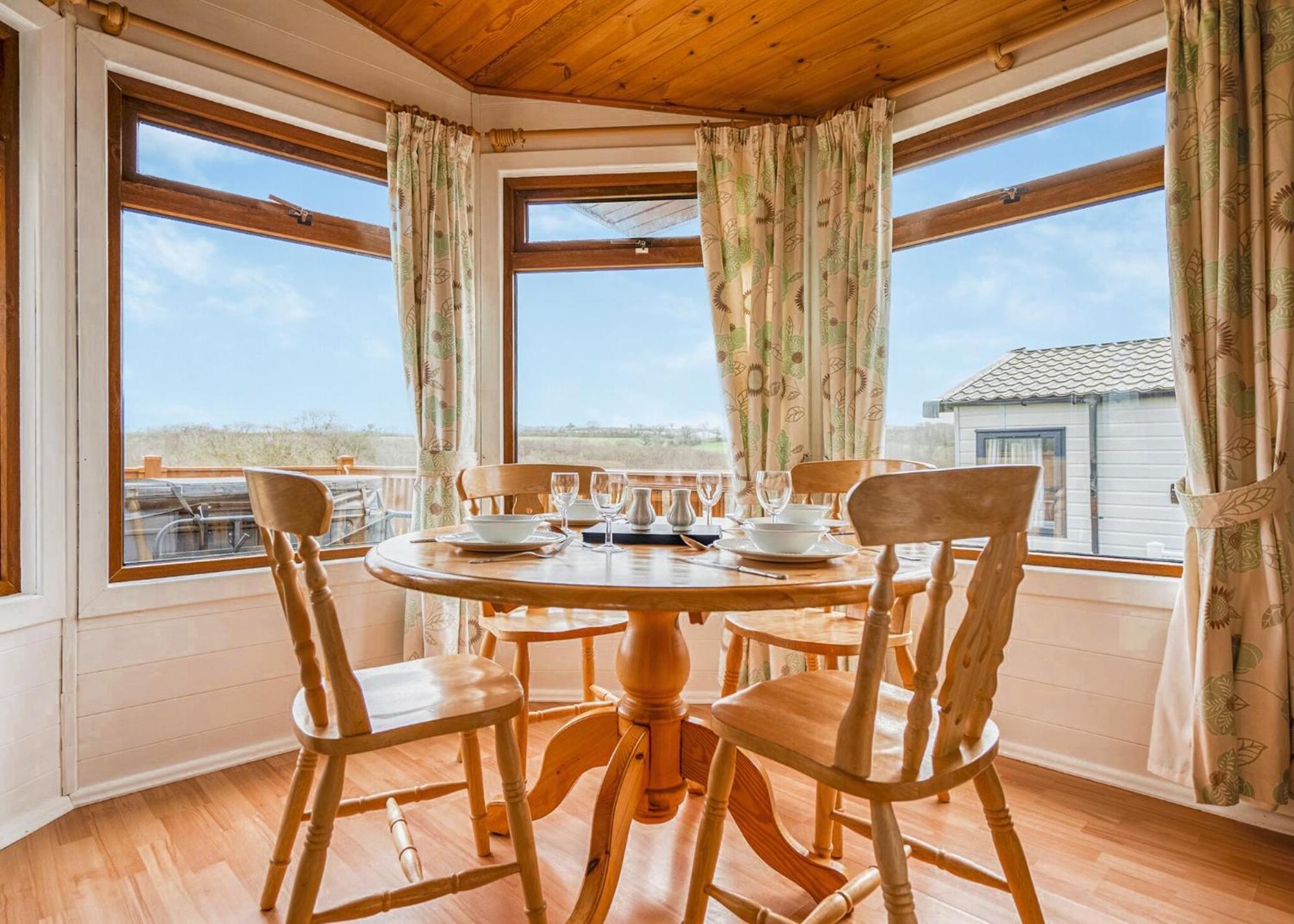 Meadow Lakes Holiday Park St Austell Zewnętrze zdjęcie