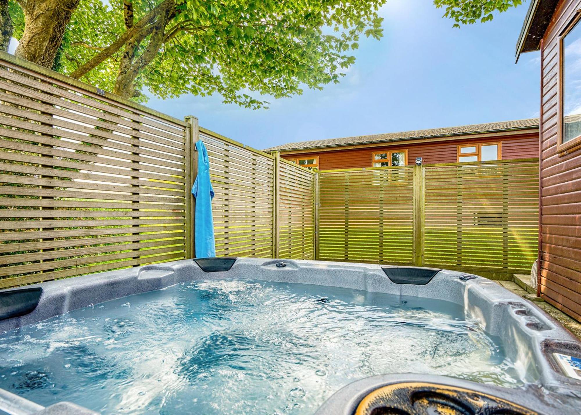 Meadow Lakes Holiday Park St Austell Zewnętrze zdjęcie