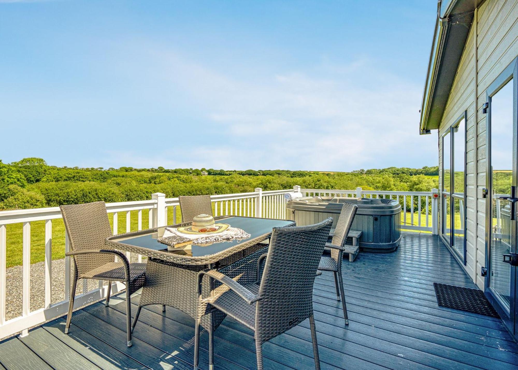 Meadow Lakes Holiday Park St Austell Zewnętrze zdjęcie